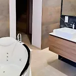 Royal Hotel-restaurant Bonhomme Hotel
