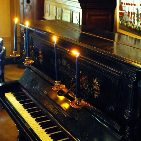 Royal Hotel-restaurant Bonhomme Hotel 3*